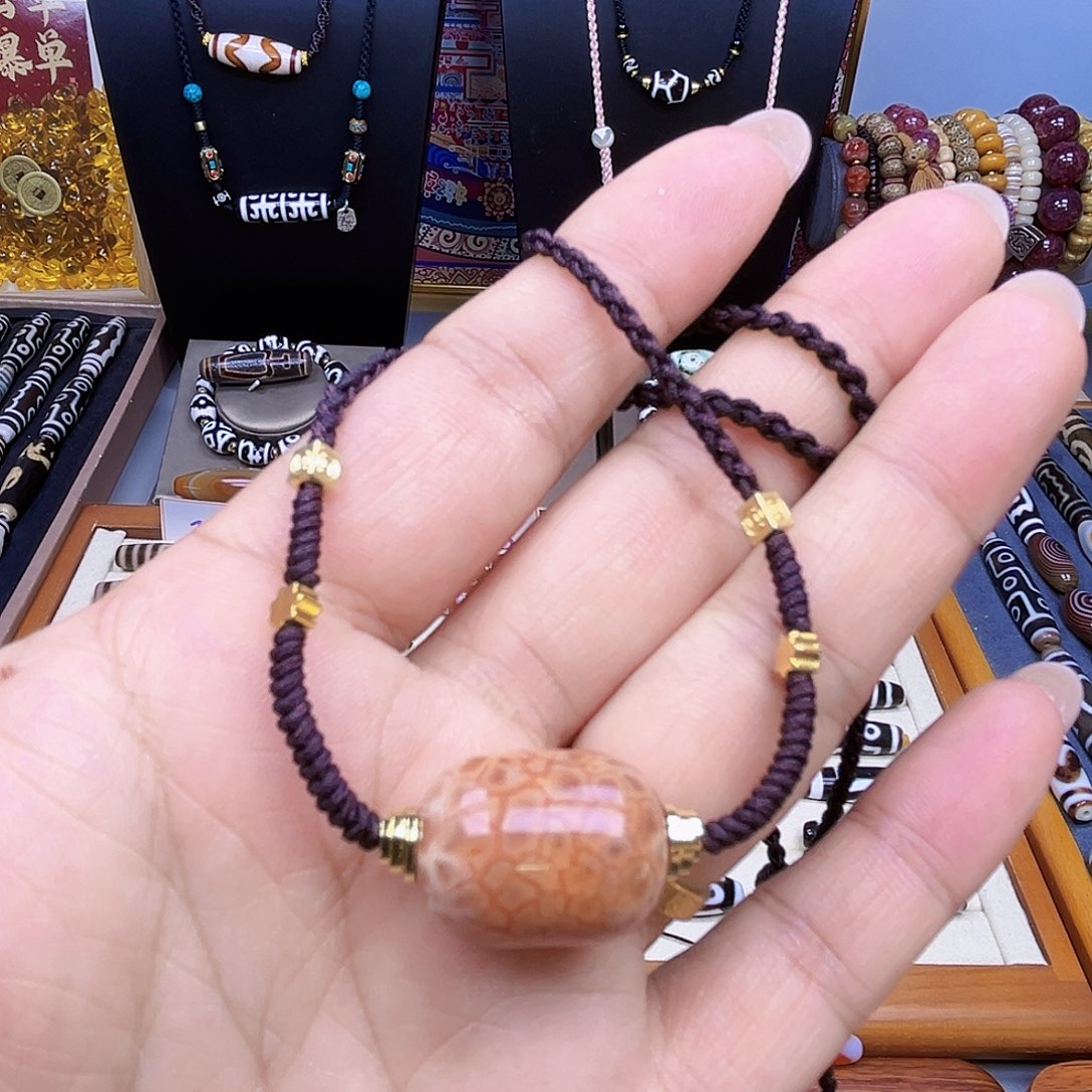 玛瑙/玉髓颈饰未镶嵌