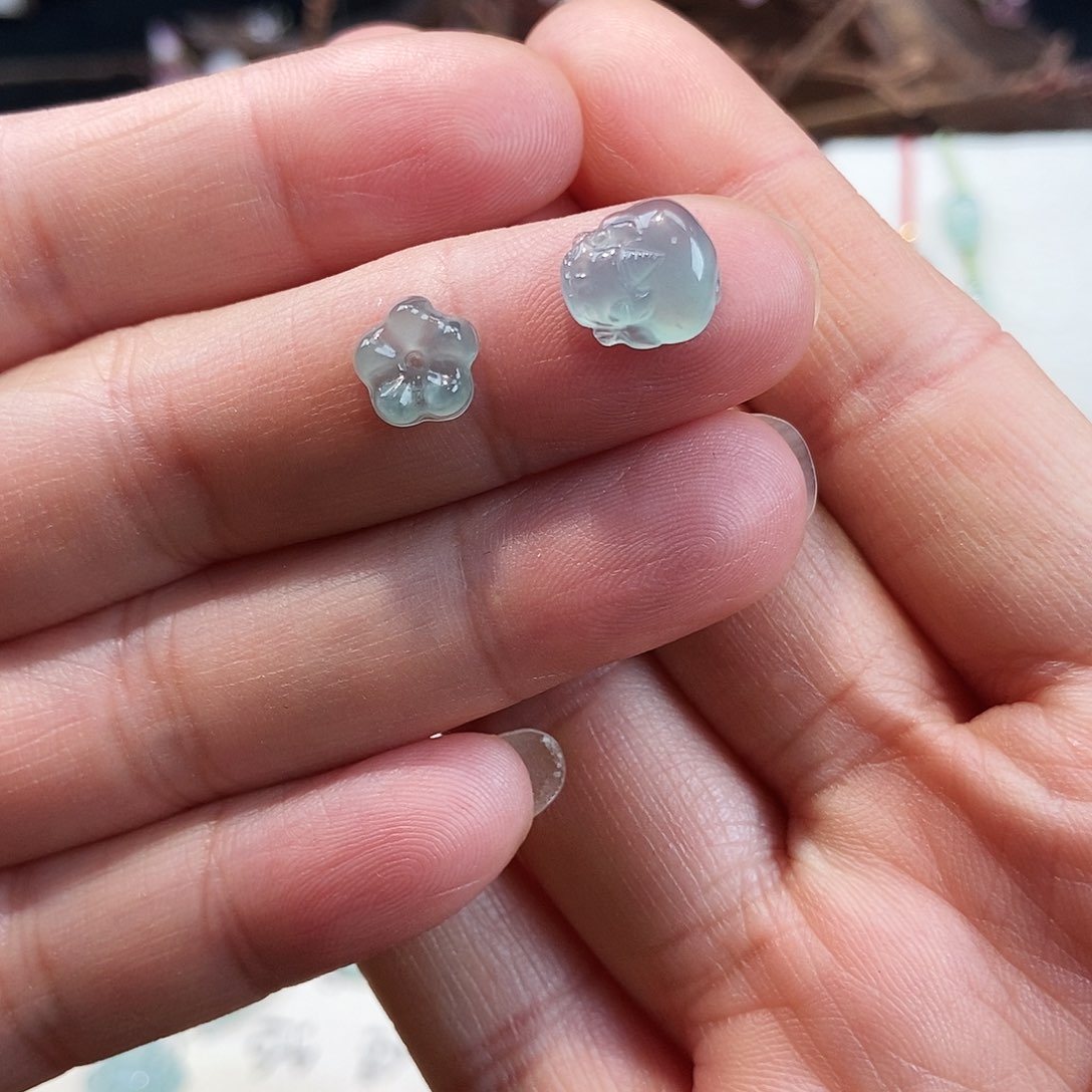 翡翠吊坠(不含链)未镶嵌貔貅➕小花