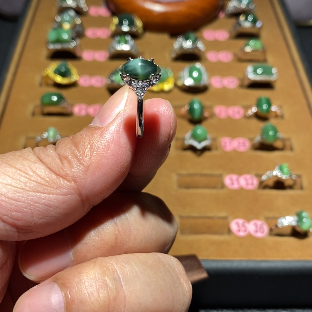 唐***非和田玉未镶嵌戒指
