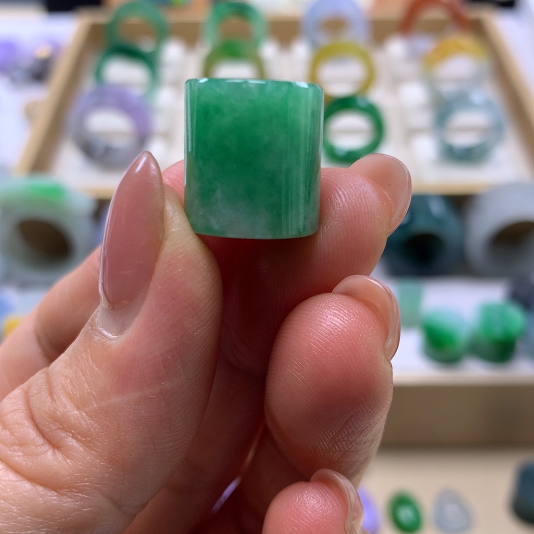 玩***e定制翡翠未镶嵌翡翠