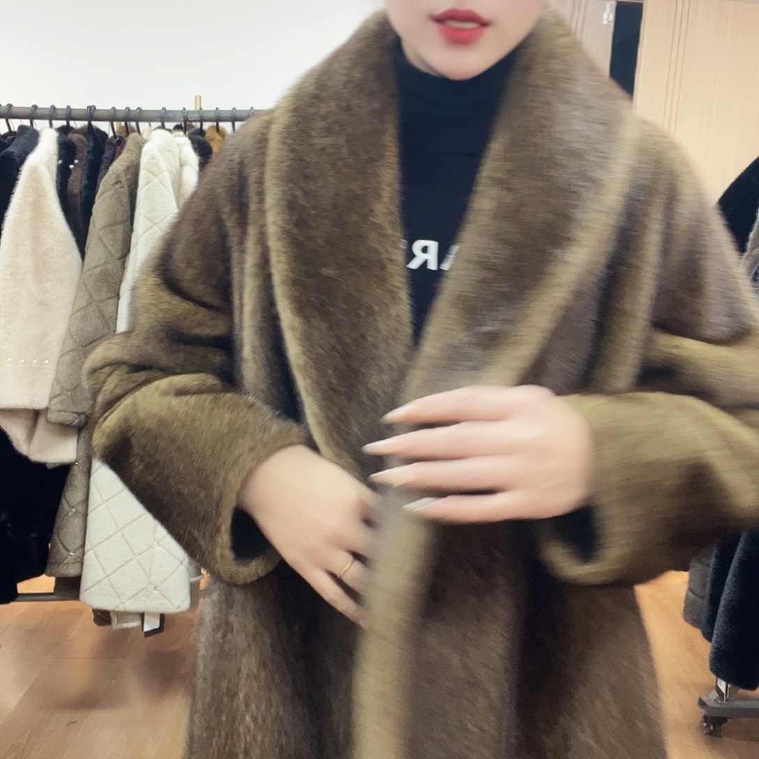 25号皮毛一体外套