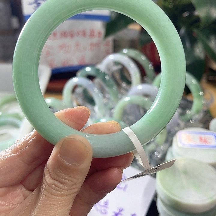 翡翠未镶嵌手镯纯天然缅甸翡翠手镯