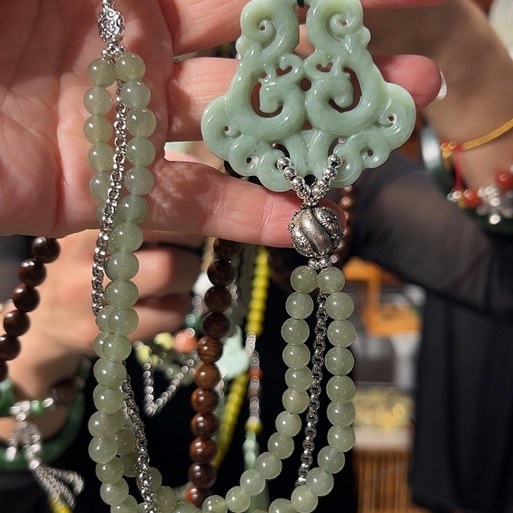 颈饰未镶嵌和田玉