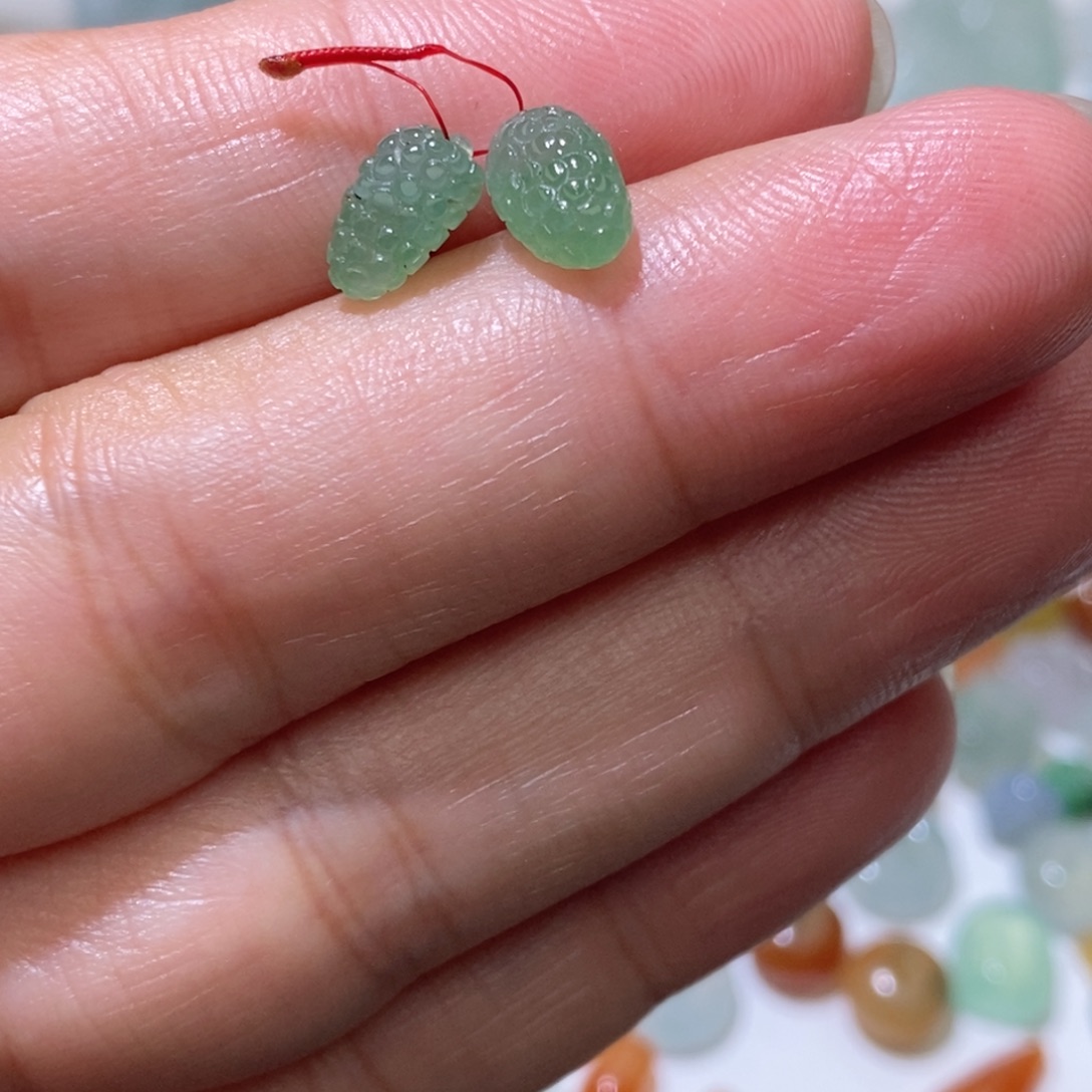 定制翡翠未镶嵌缅甸翡翠葡萄一对