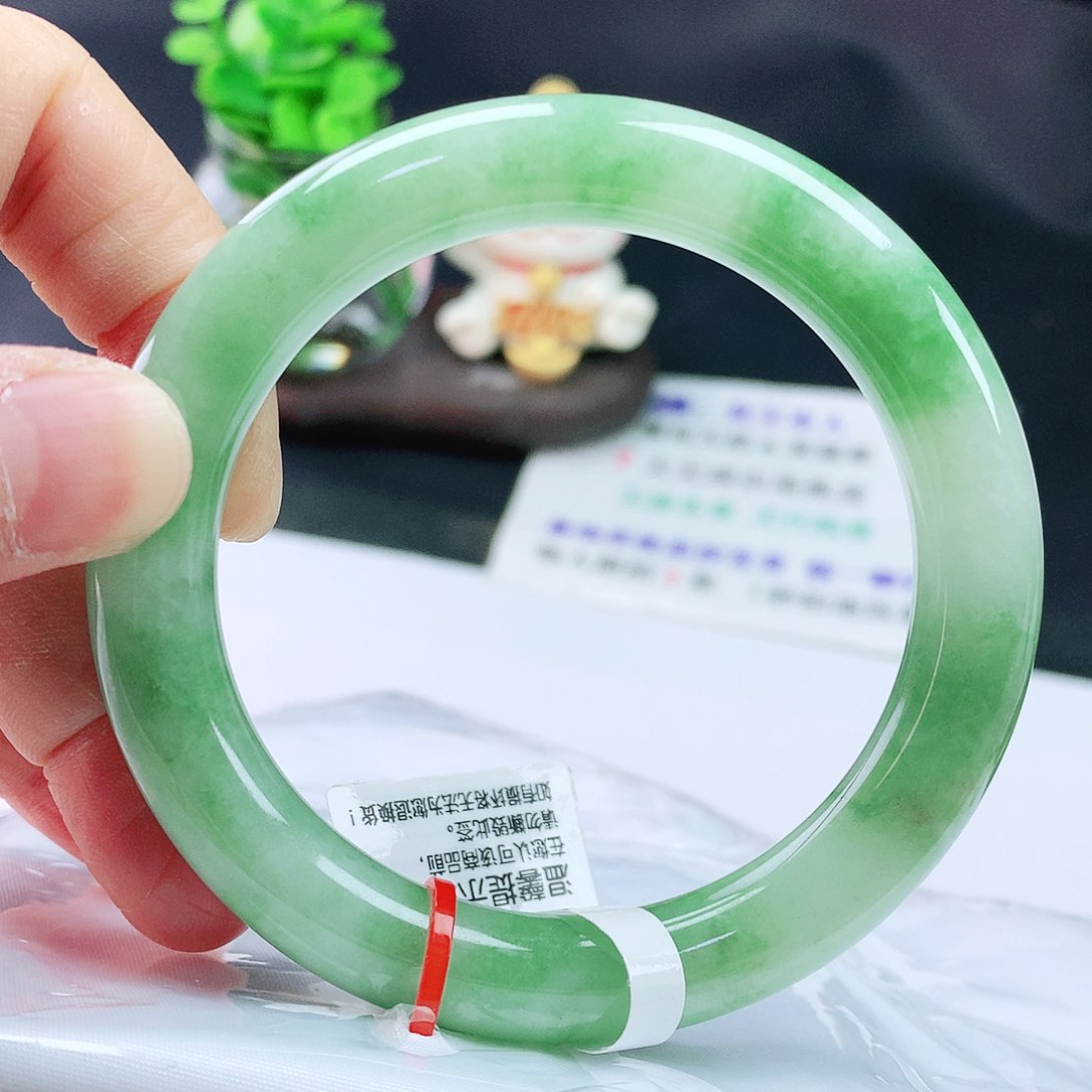 翡翠手镯未镶嵌55圆