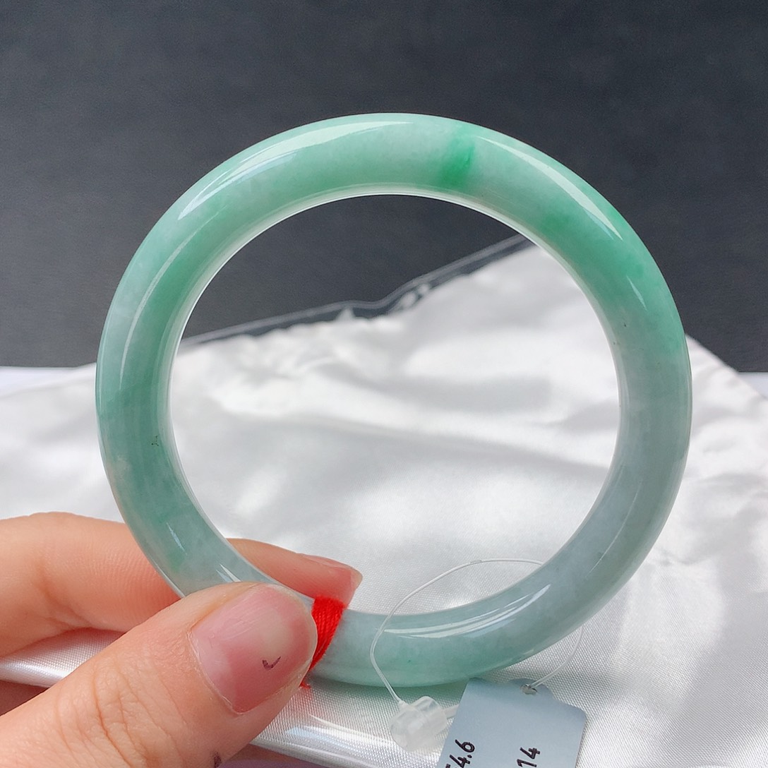 翡翠手镯未镶嵌49圆54.8