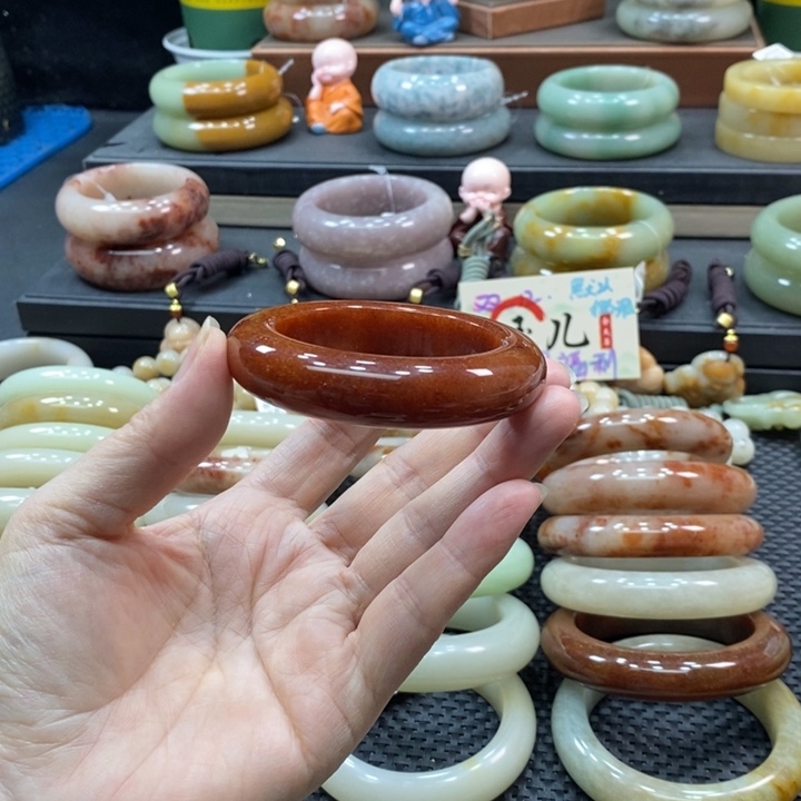 未镶嵌手镯石英岩玉