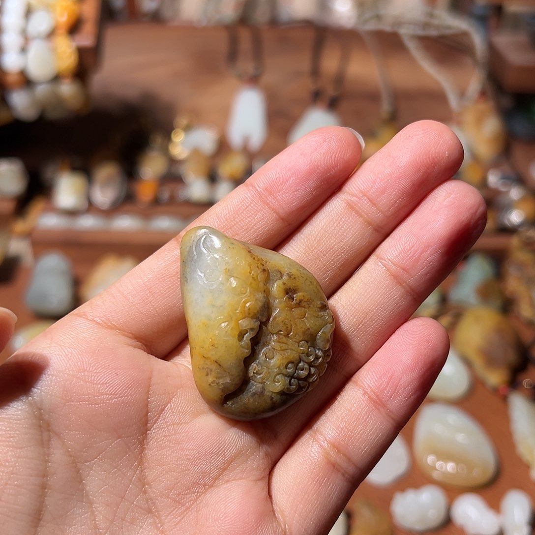 和田玉颈饰未镶嵌