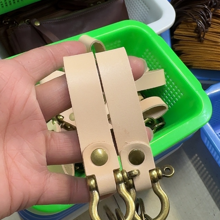 头层牛皮本色钥匙扣两个