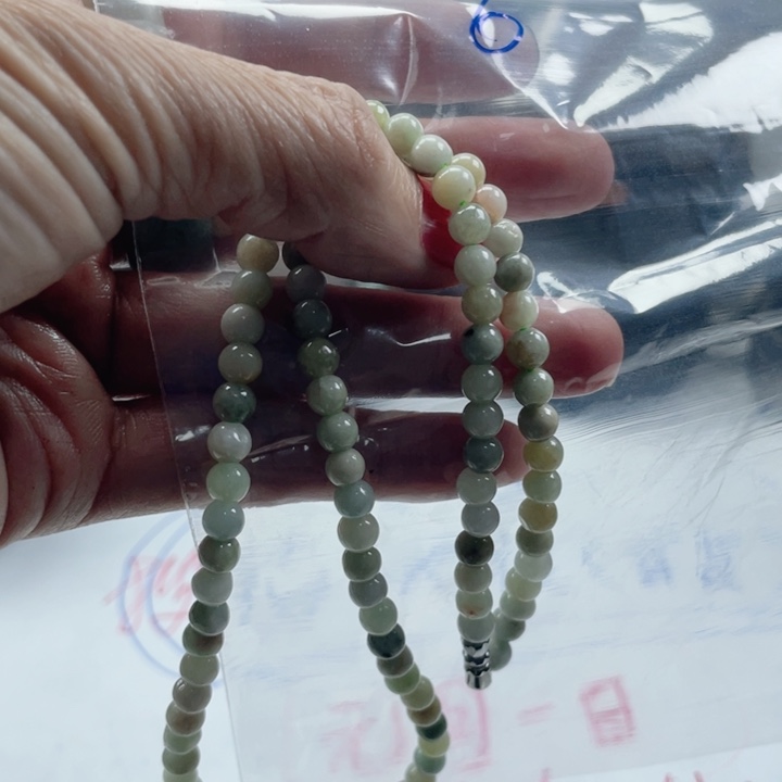 翡翠未镶嵌颈饰成品