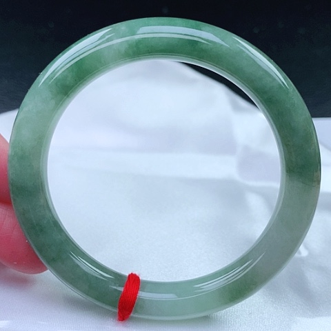 翡翠手镯（圆镯）未镶嵌52号