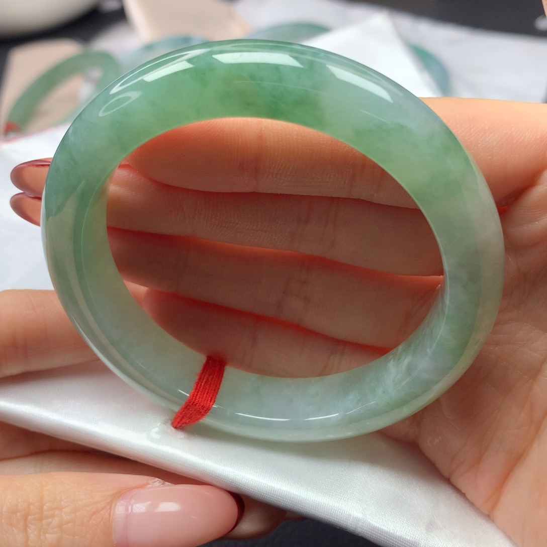 翡翠手镯未镶嵌56正圈