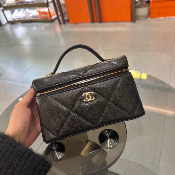 未使用 Chanel/香奈儿 黑色Lp饭盒包 牛皮25年芯片 US5120209