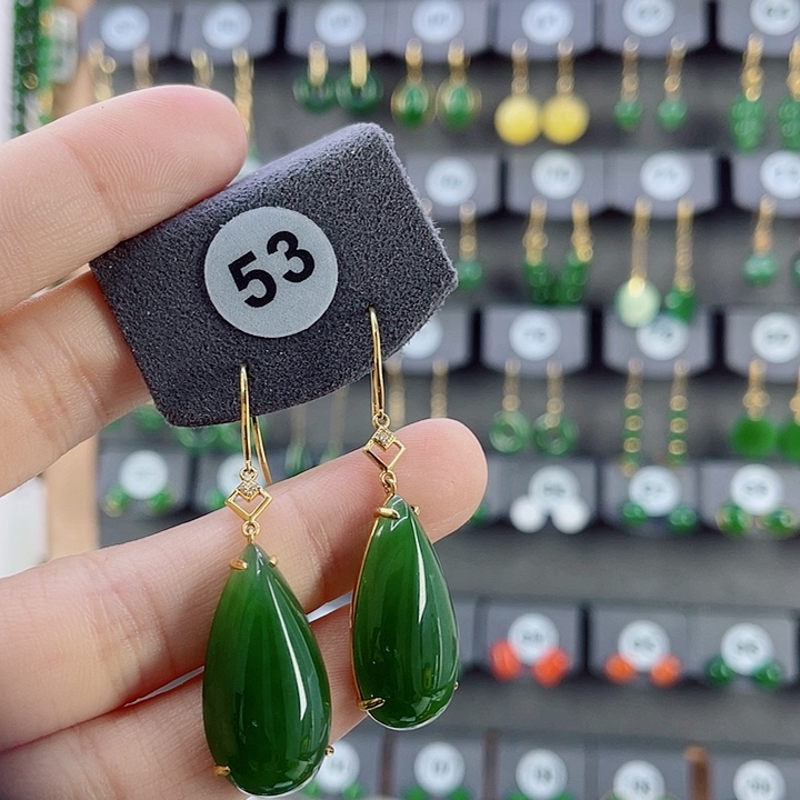 18K金镶嵌和田玉耳饰周*兰