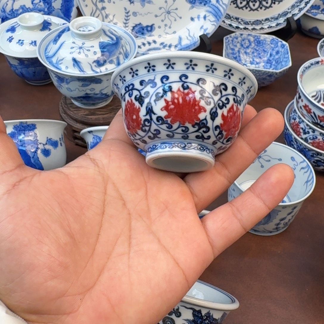 村***鹅摆件陶缠枝莲小压手釉里红