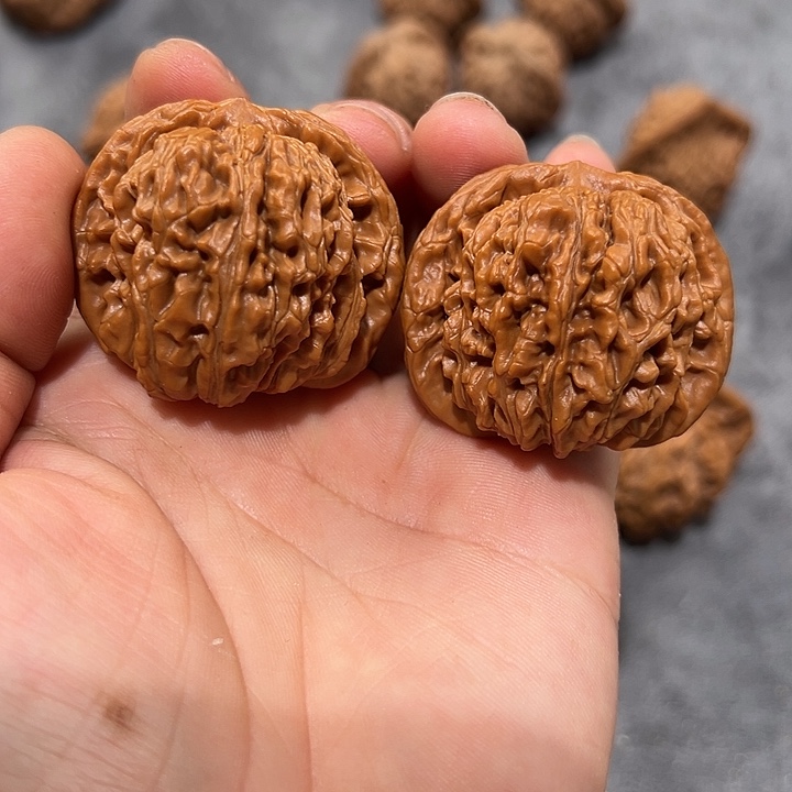 文玩核桃把件40.5四座楼