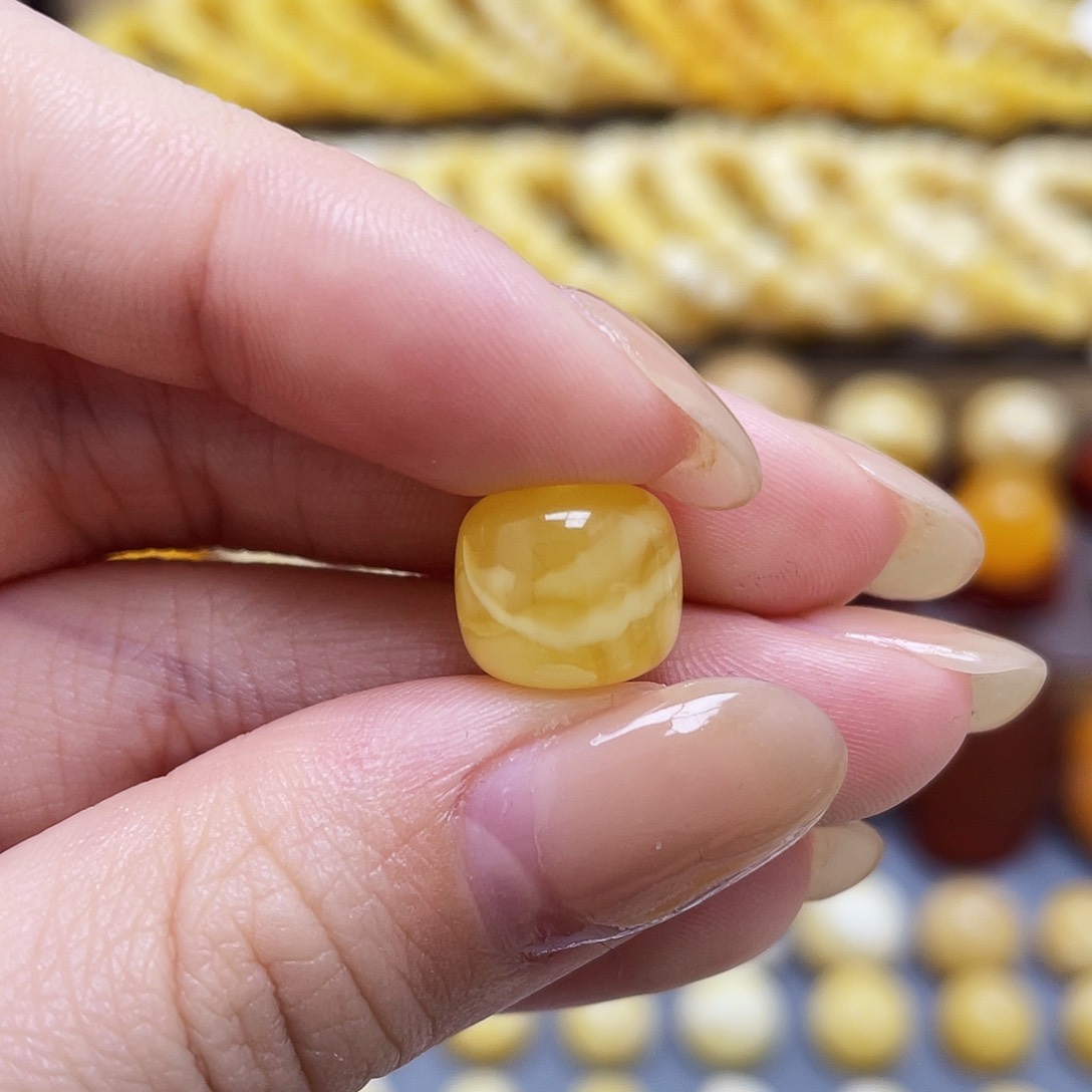 未镶嵌琥珀裸石蜜蜡老型11.2*10.1mm