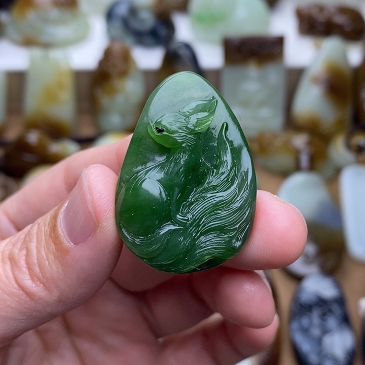 和田玉未镶嵌颈饰