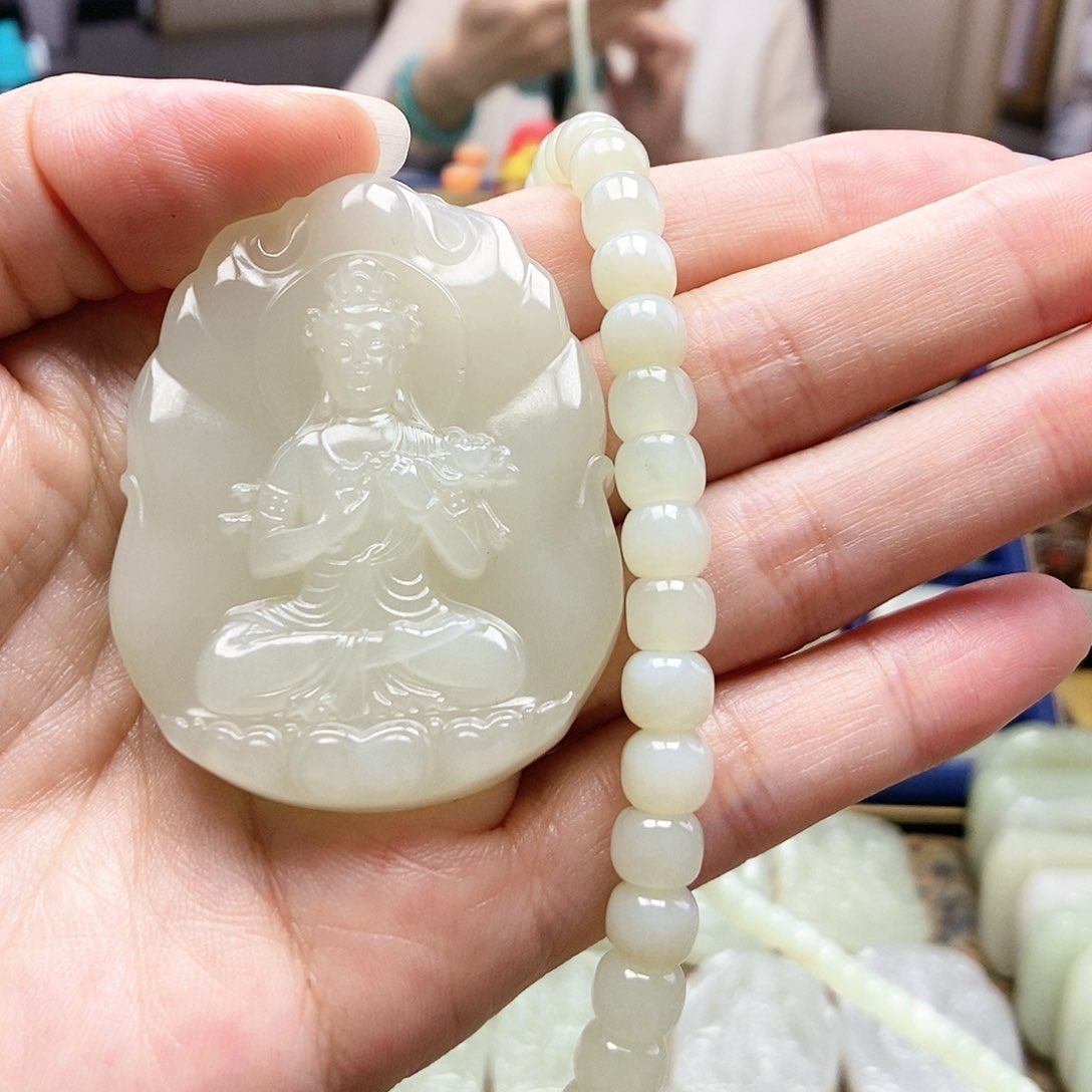 和田玉颈饰未镶嵌大*歌