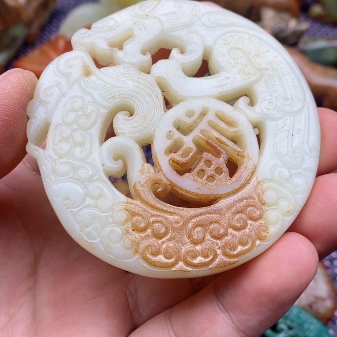 蛇纹石玉颈饰足银镀金镶嵌