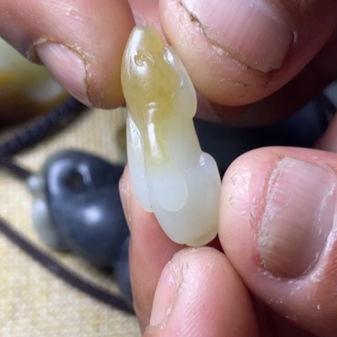 和田玉颈饰未镶嵌