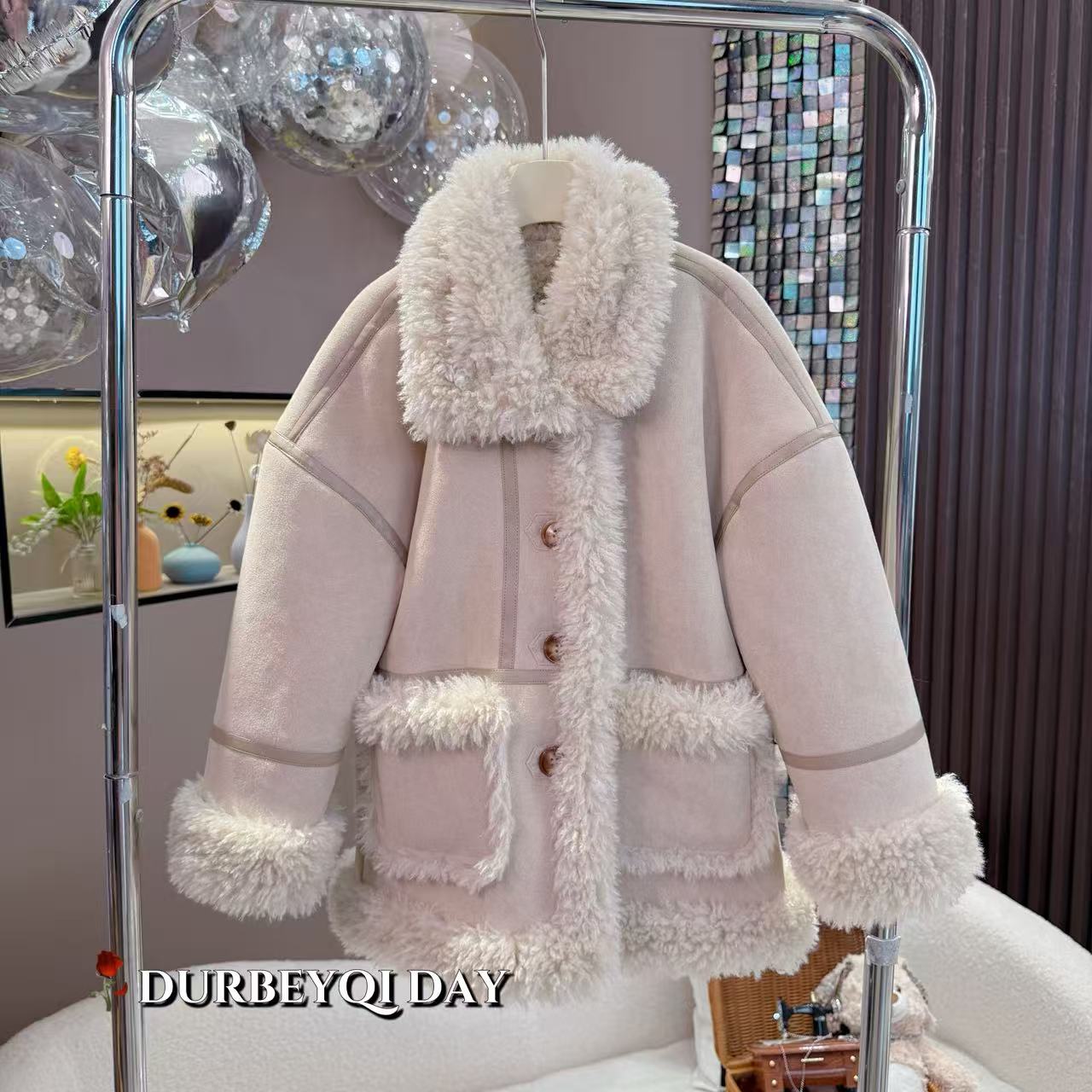 女童2026冬季新款韩版翻领翻领扣子加绒加厚外套Y034