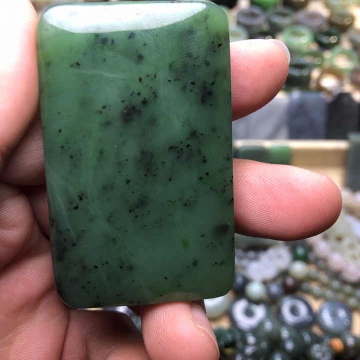 巴***雨和田玉未镶嵌颈饰