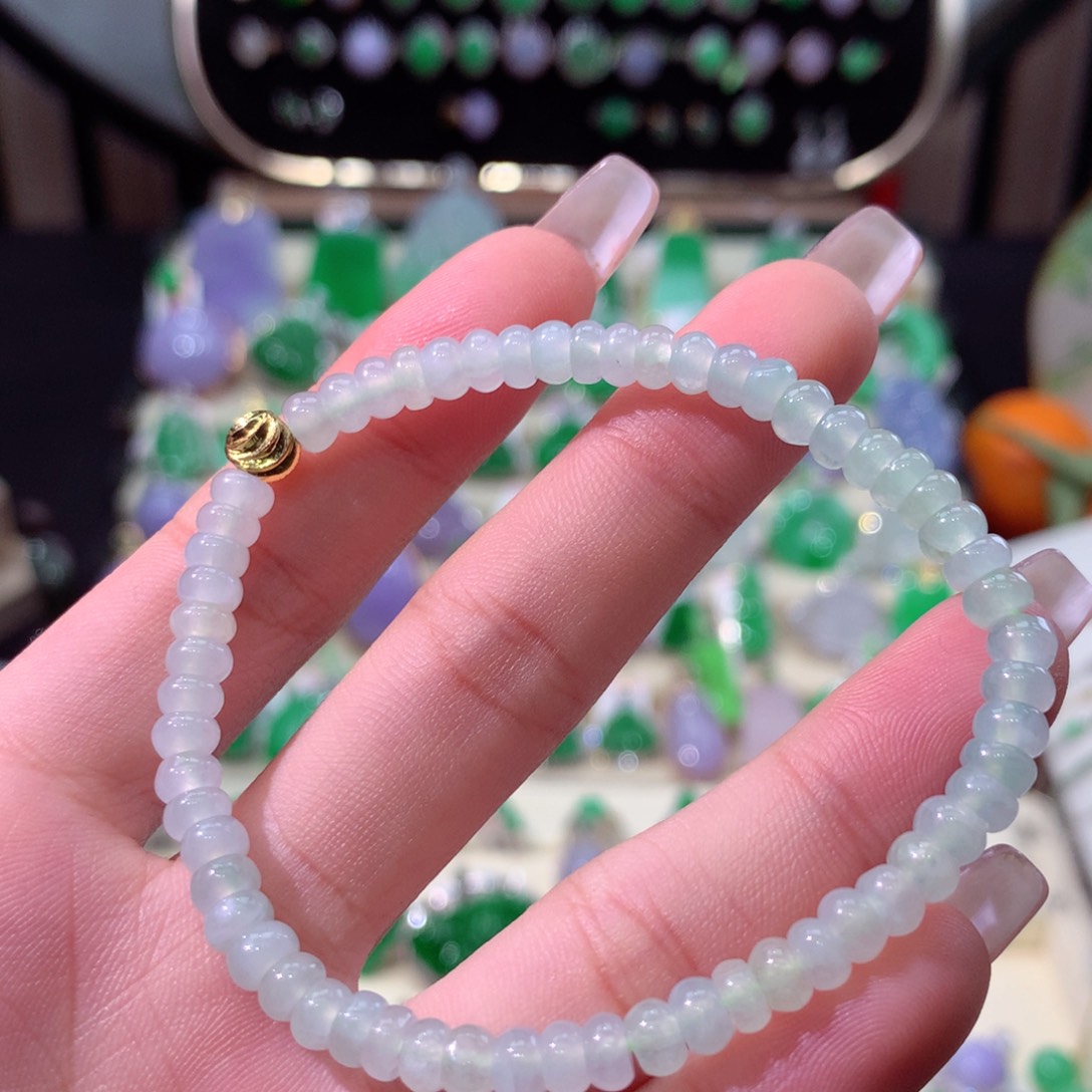 翡翠手串未镶嵌翡翠