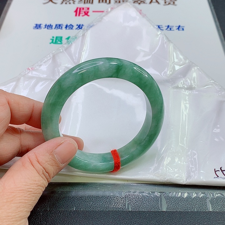 未镶嵌手镯翡翠手镯