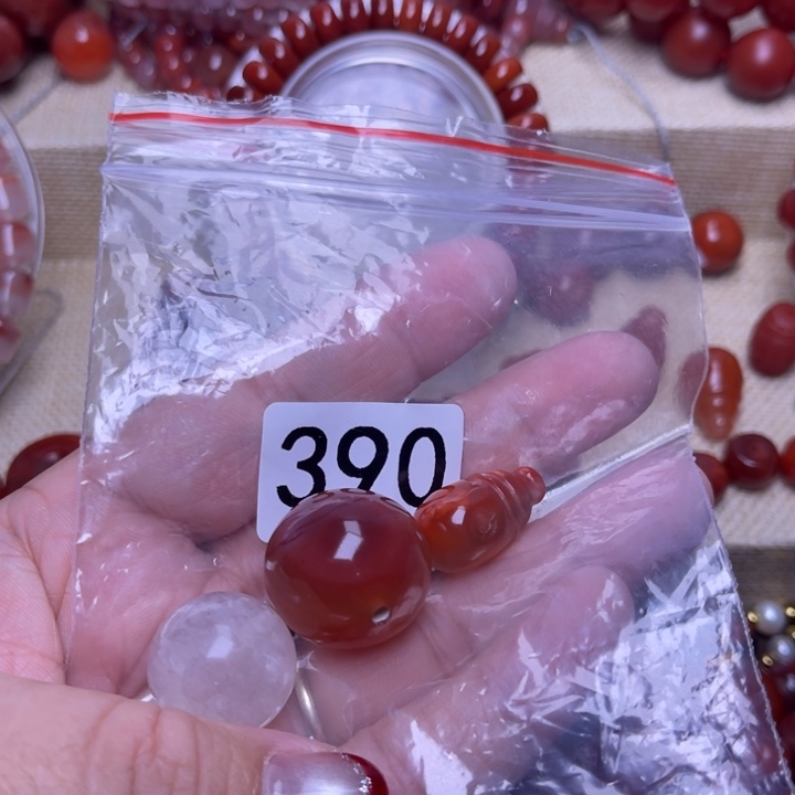 川***酒南红玛瑙未镶嵌手链