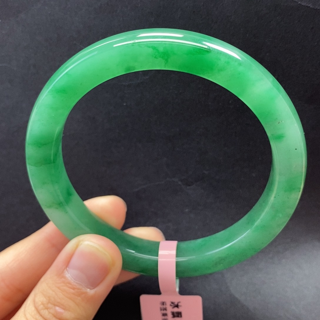 石英质玉手镯未镶嵌重**士