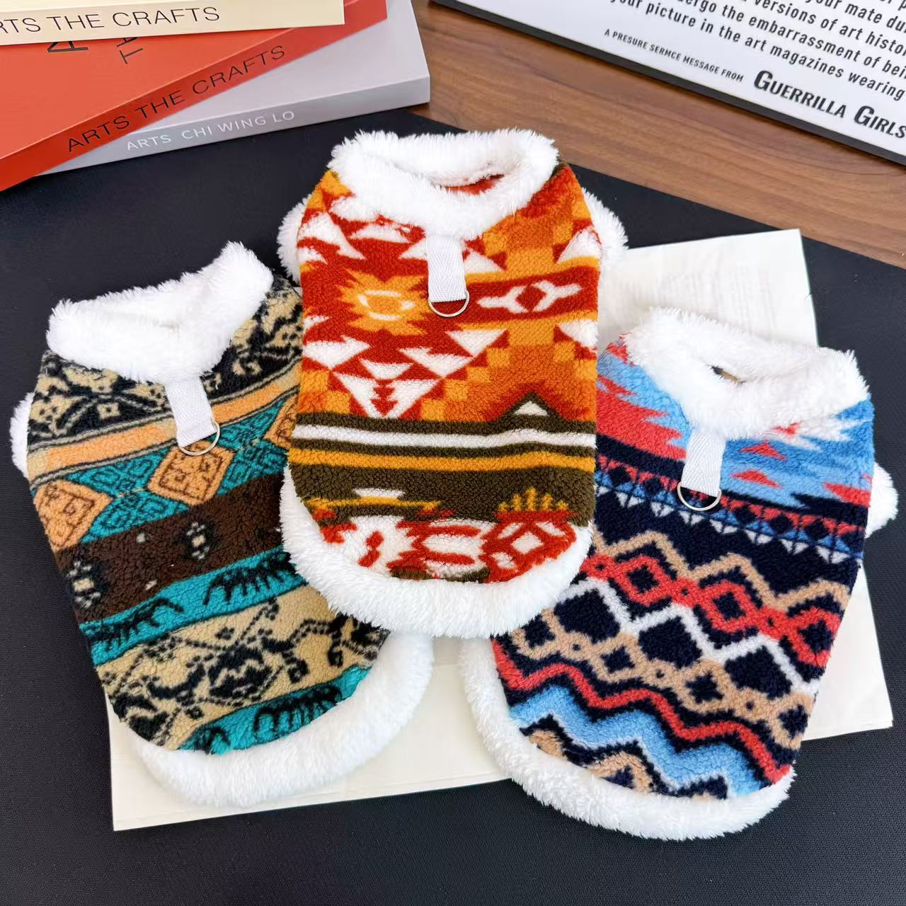 宠物猫狗冬款民族风加绒背心服泰迪比熊贵宾雪纳瑞金毛小中大型犬