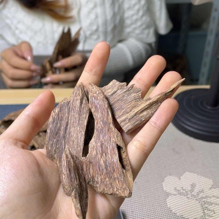 香料海南黎母山淳化老树心11克