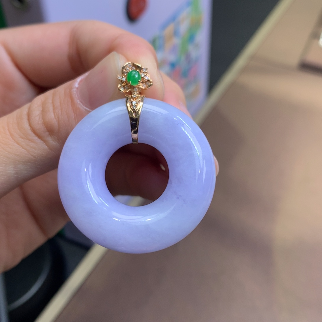 翡翠18K金镶嵌颈饰翡翠