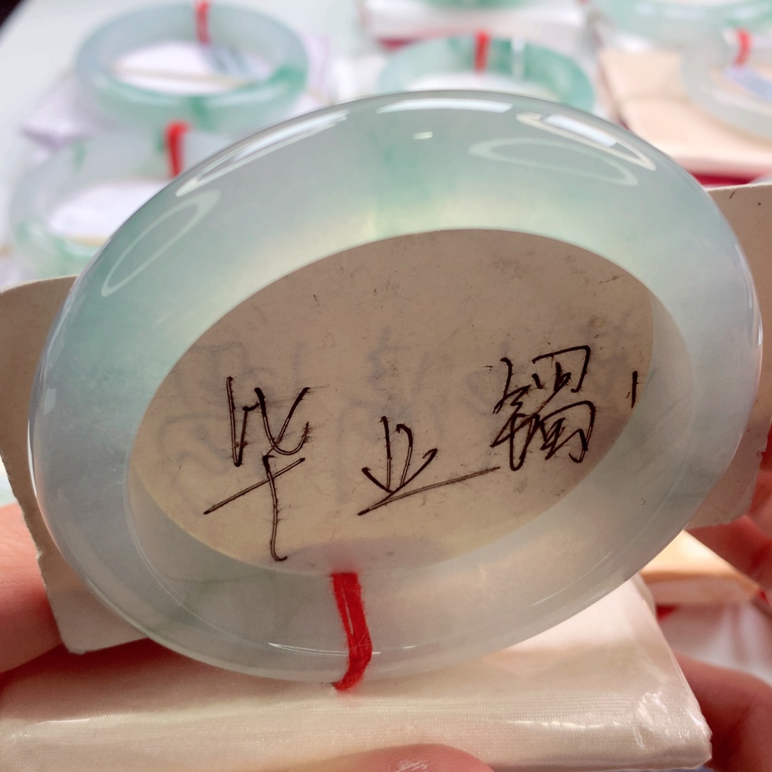 翡翠手镯未镶嵌师妹六位数品质炸光