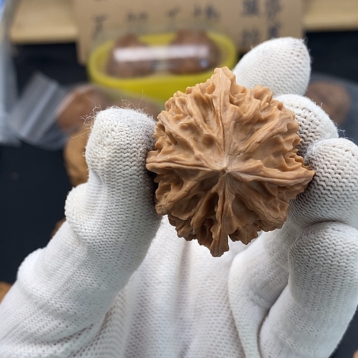 奥***噢吊坠文玩核桃磕碰不退不换