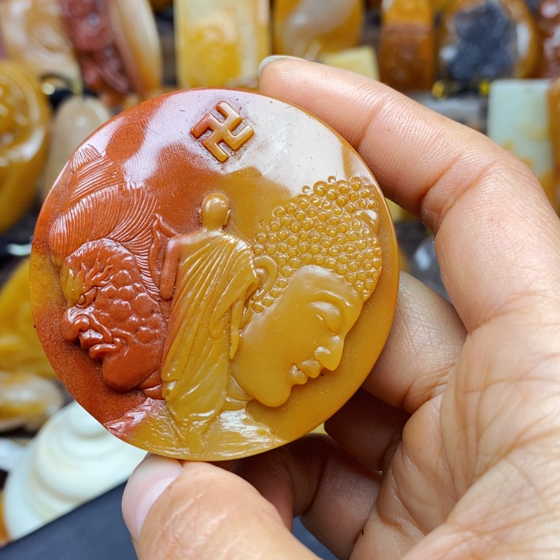 石英质玉（黄龙玉）颈饰未镶嵌