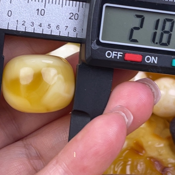 蜜蜡未镶嵌裸石702