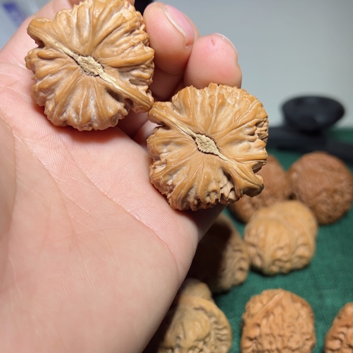 文玩核桃吊坠火****面41三角白