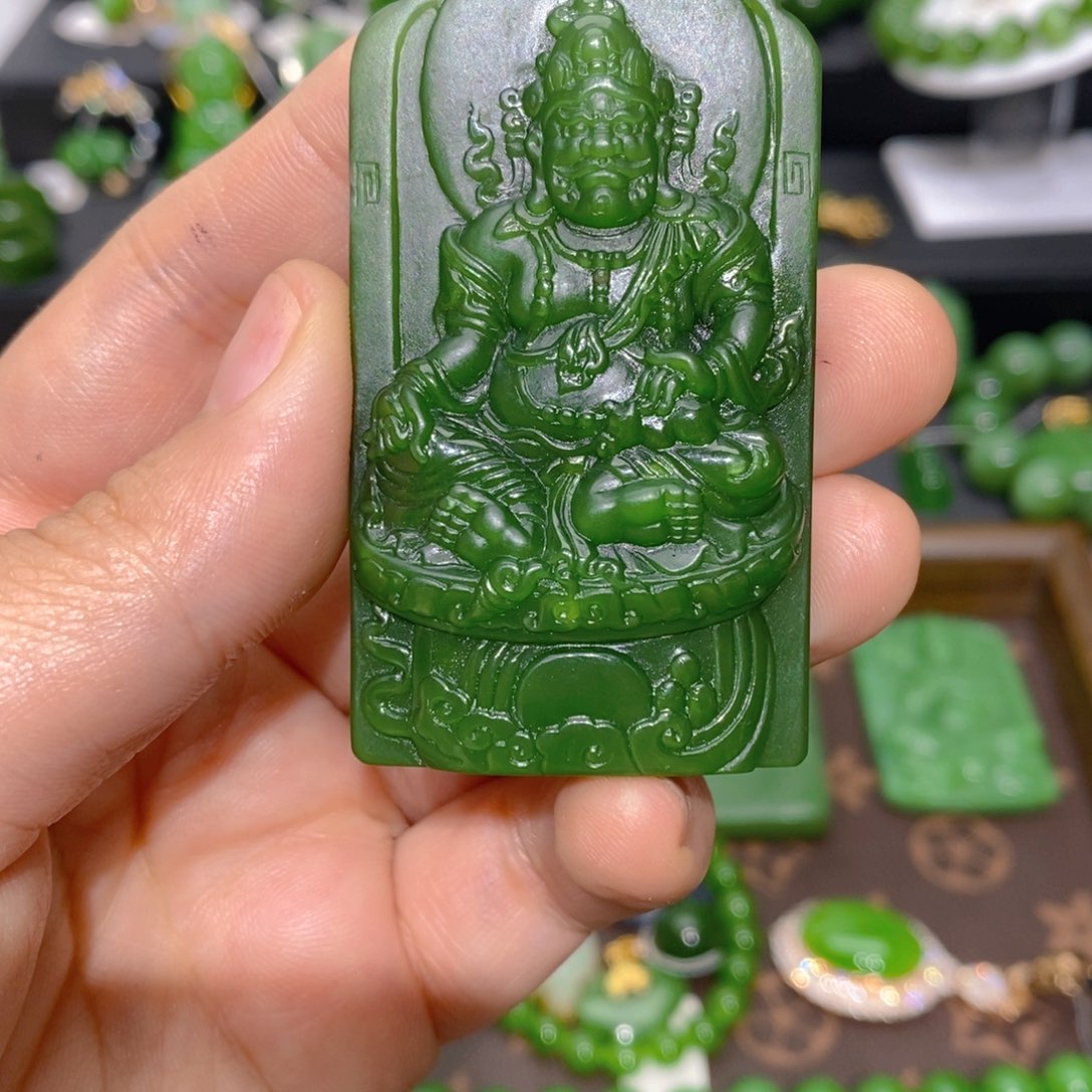 和田玉（碧玉）未镶嵌颈饰八*?