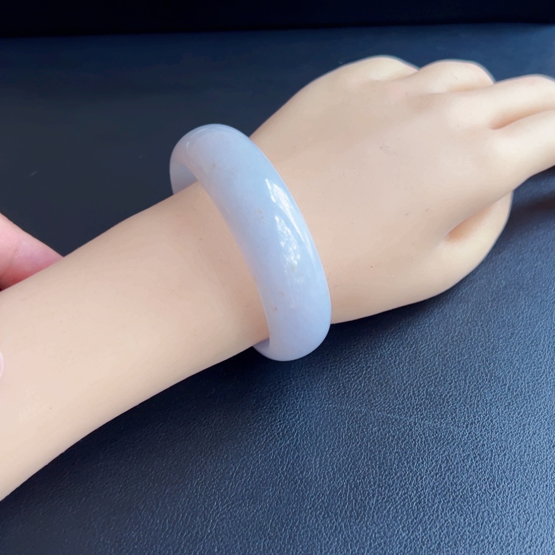 翡翠手镯未镶嵌圈口56/57