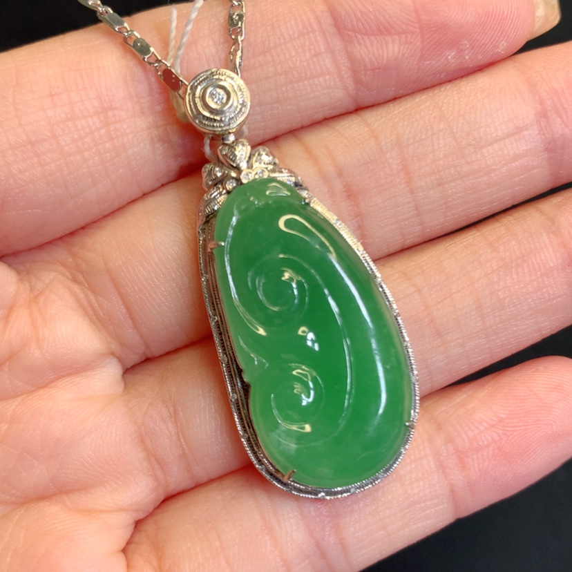 【闪购商品】翡翠18K金镶嵌吊坠(赠链)如意