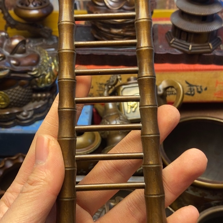 铜器摆件做工精良