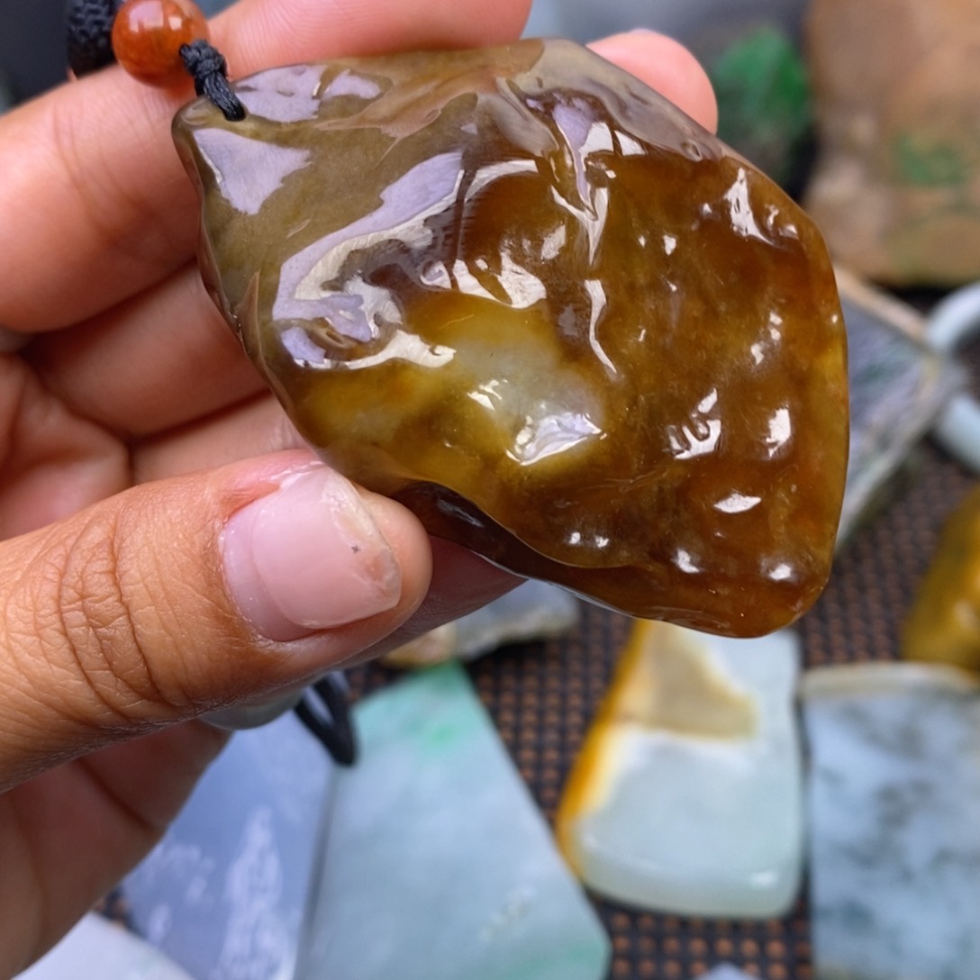 翡翠颈饰未镶嵌翡翠