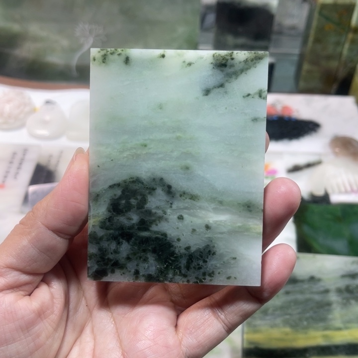 独山玉未镶嵌颈饰