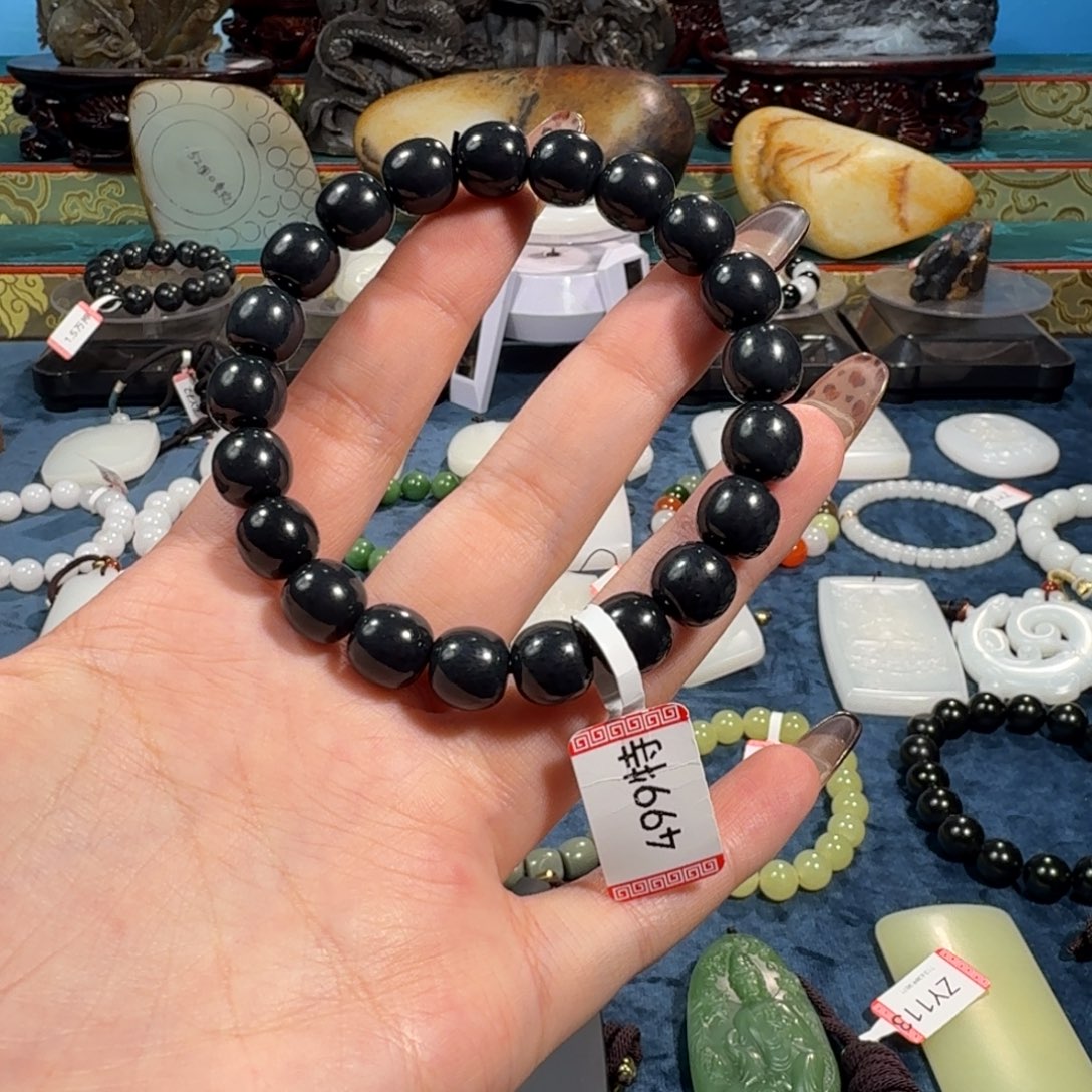 和田玉未镶嵌手串