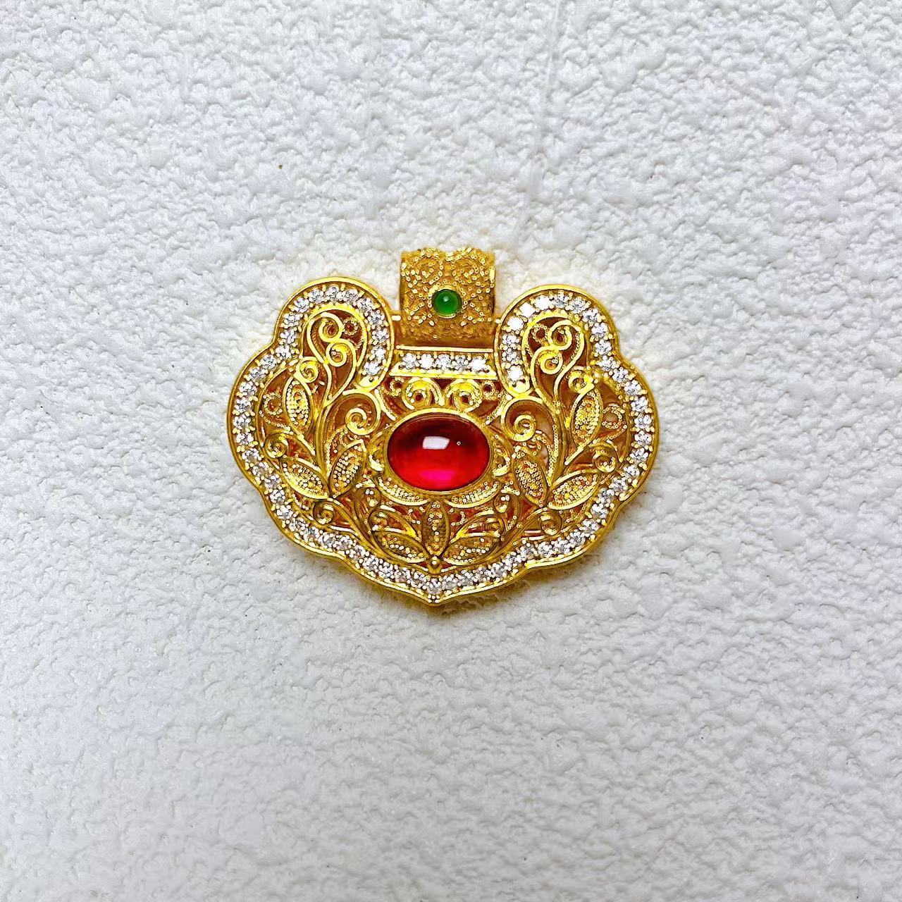 足金999镶嵌花丝红宝吊坠时尚百搭简约