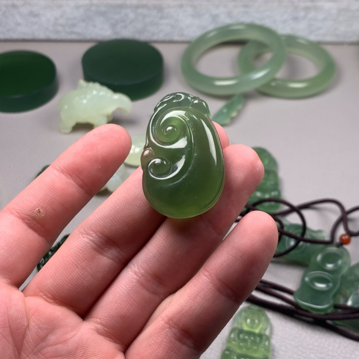 【闪购商品】蛇纹石玉未镶嵌岫玉