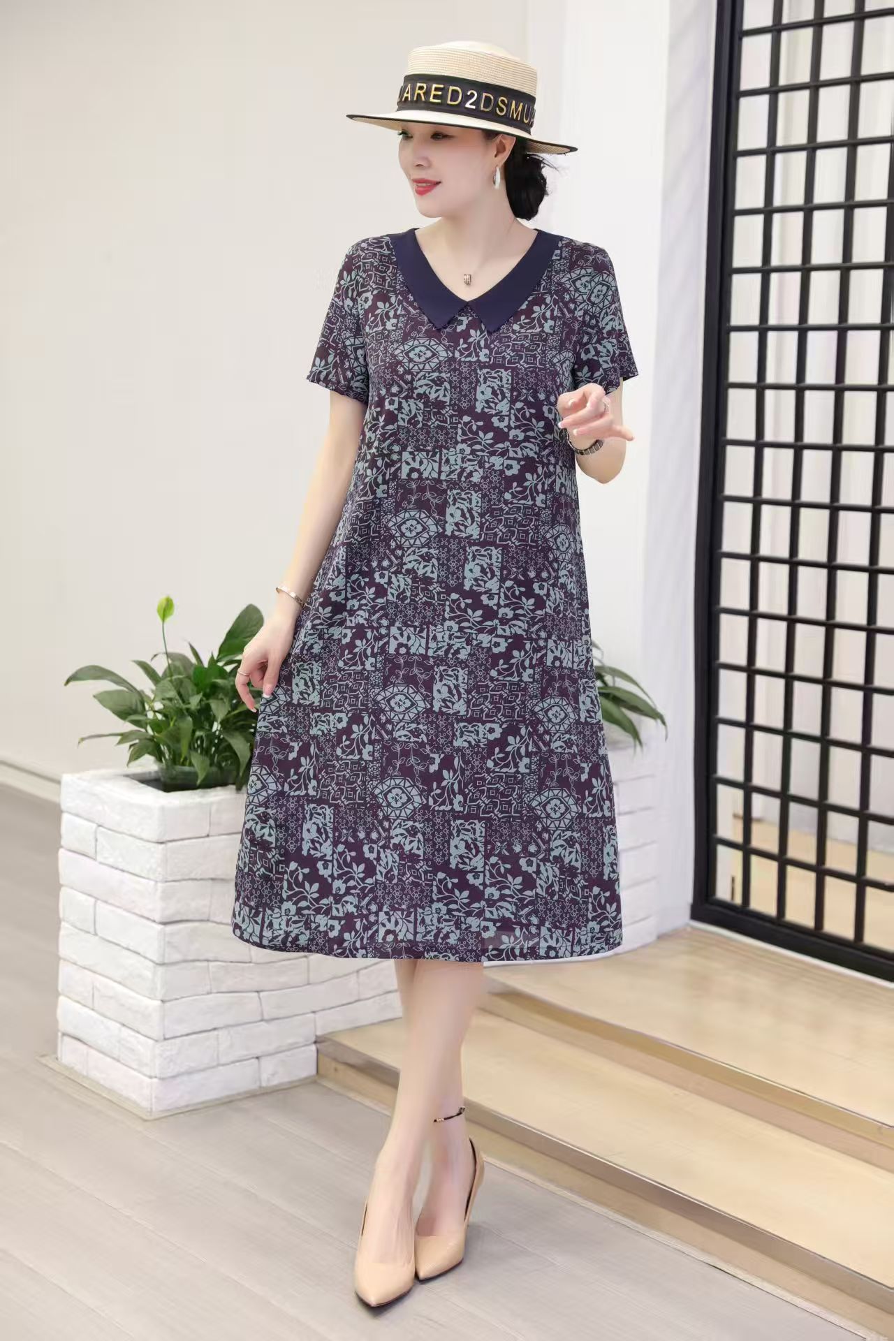 高档中年女娃娃领减龄连衣裙气质轻奢装遮肚子显瘦过膝裙子