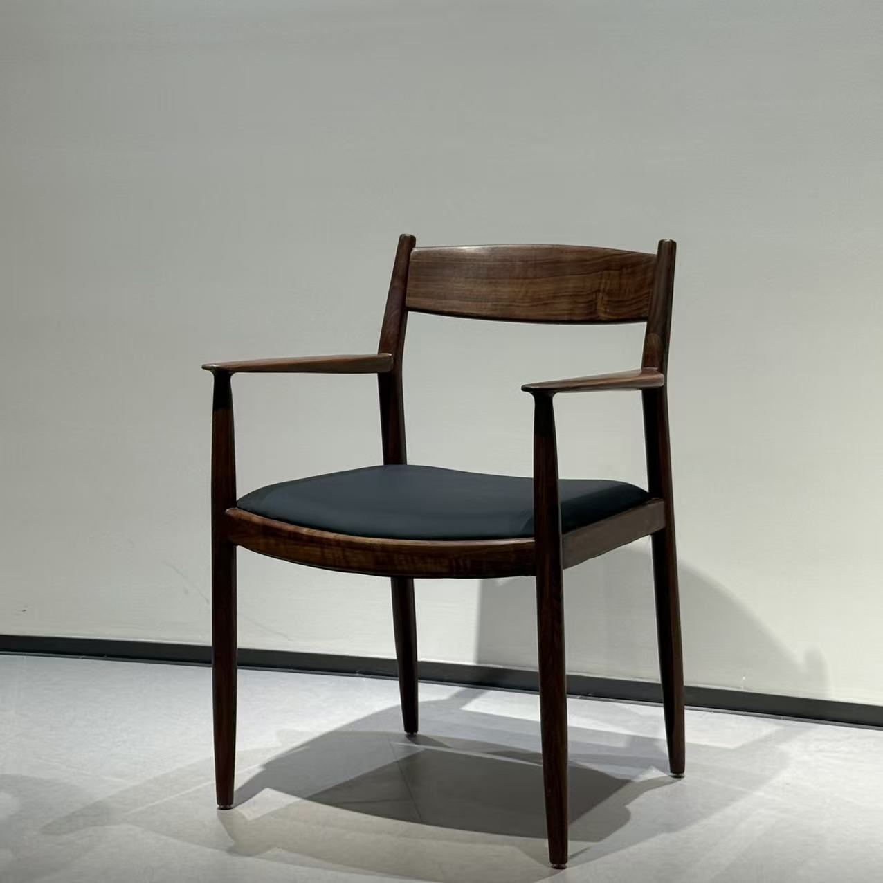 【北美黑胡桃】2365#休闲椅590*600*810